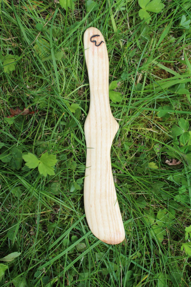 Wooden Knives, spatulas & salad servers by WyldeThought