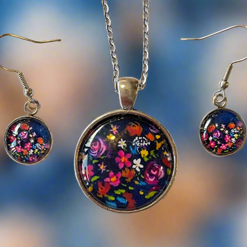 Margaret Rattigan - Glass pendant and earrings set