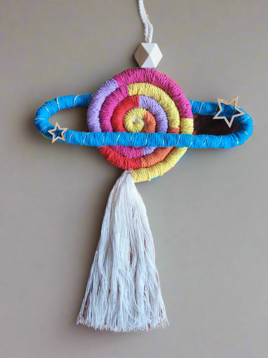 Knots For You - Macramé rainbows
