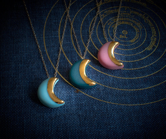 Small Crescent Moon Necklace - Danú