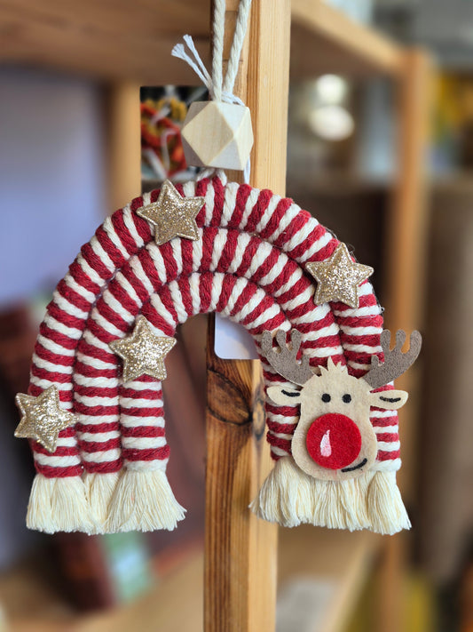 Knots For You  - Macramé rainbows