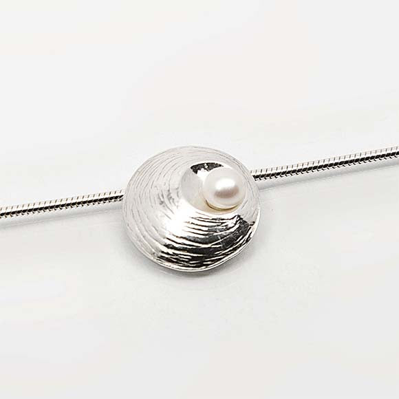 Oyster Pearl | Sterling Silver Pendant | Medium